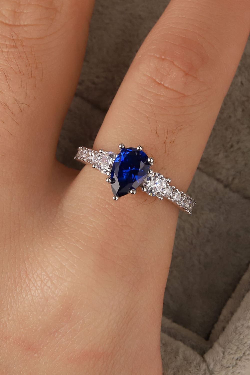 01add9d4721b4d27ab8a0a0104f6cd47-Max