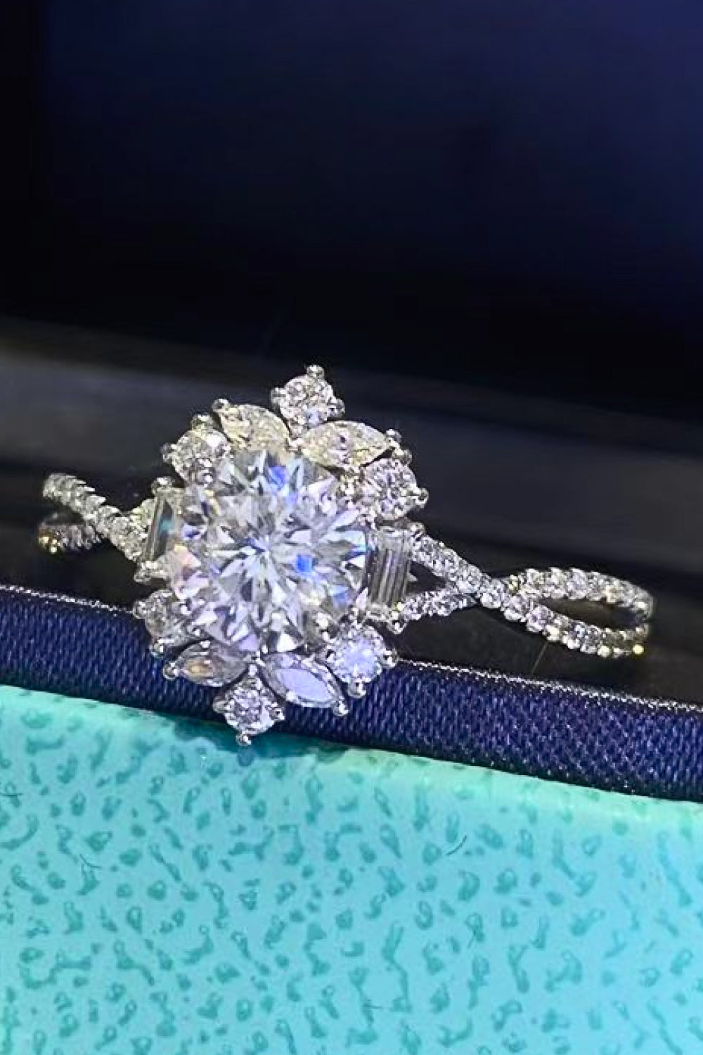 b6e98fa9b9234e7ba8479b3765f430be-Max